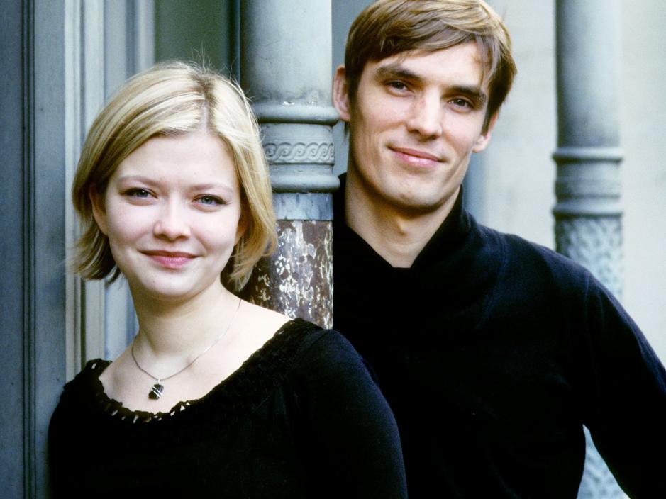 Headshot of Alina Ibragimova & Cédric Tiberghien